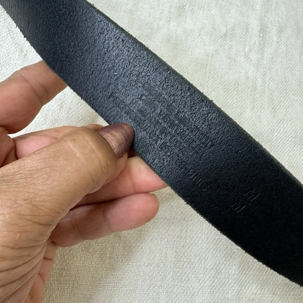 Black Genuine Leather Belt Men's Size M Made in USA Silver Buckle Square 40